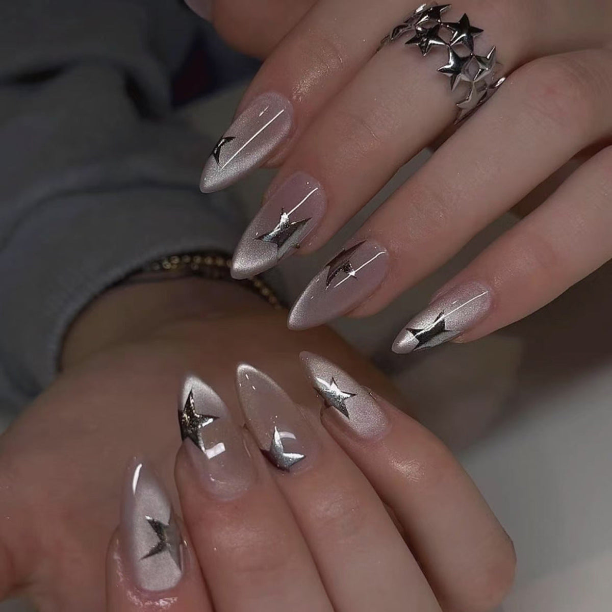 Flash Cat's Eye Short Almond 3D Stereo Silver Star press-on nails